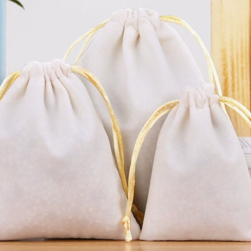 12:10* 12cm color flannel bag