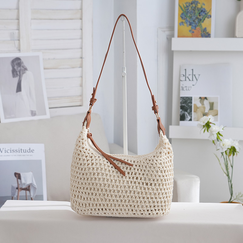 Off-white (length 30, bottom width 11, height 18, handle 32, shoulder strap 60)