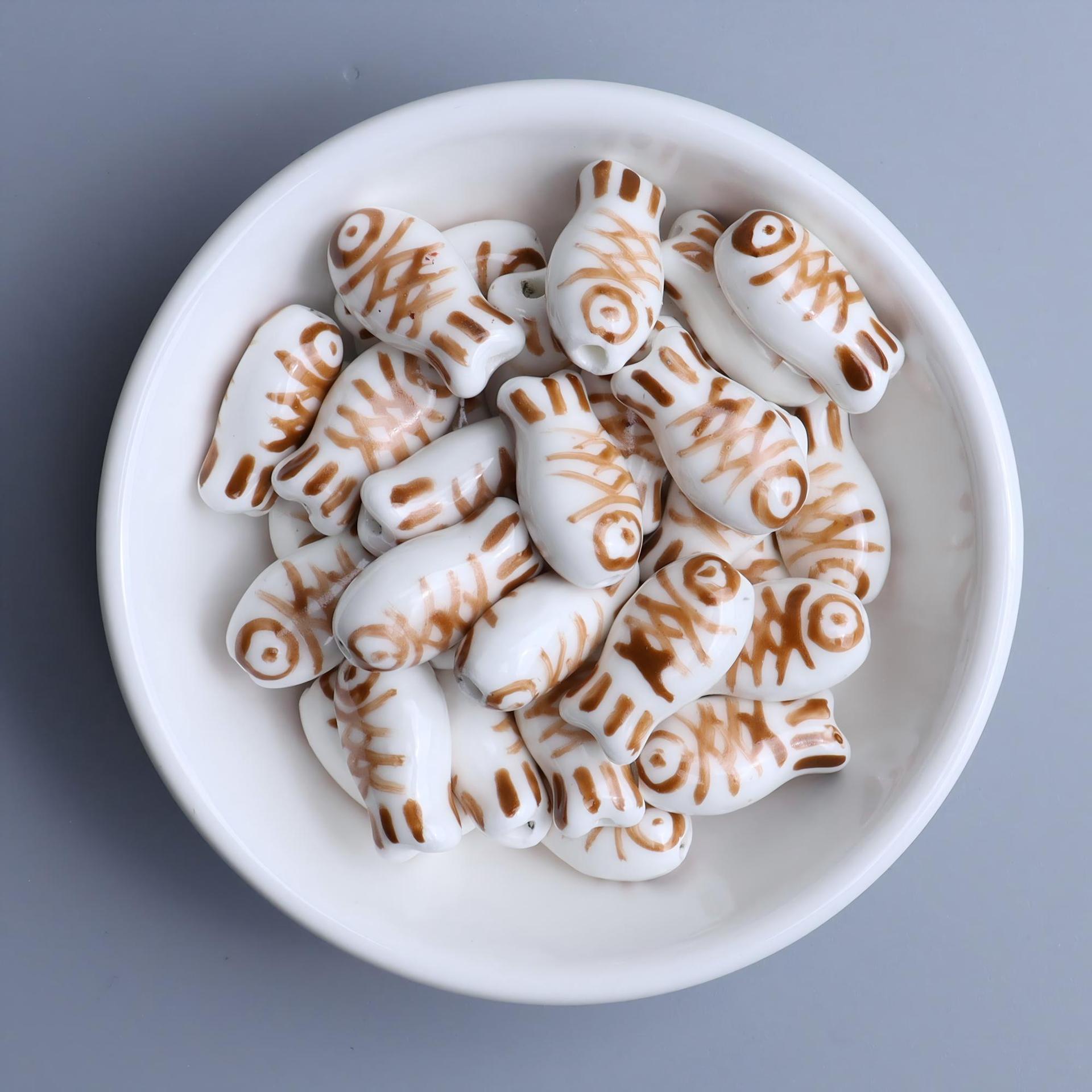 3:Brown pattern on white background-02 #