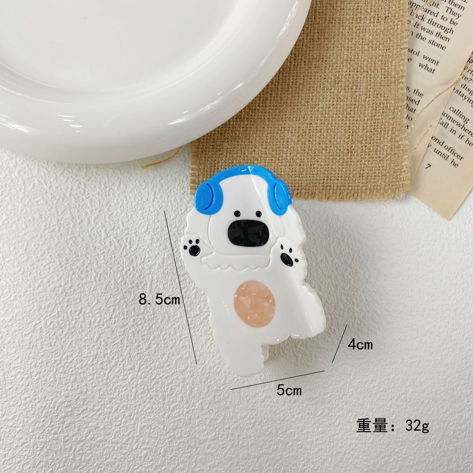 3:White headphone dog (8.5*5*4cm)