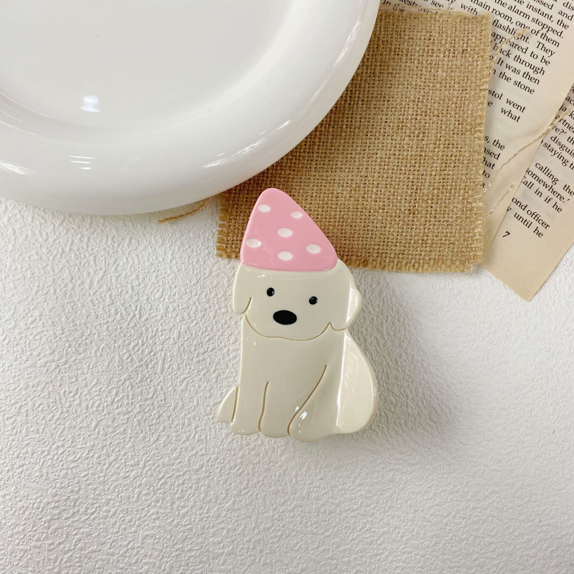 5:Pink hat dog (8.5*5*3.5cm)
