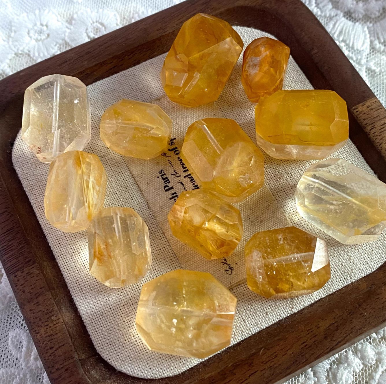 5:Natural yellow gum flower conforms to shape