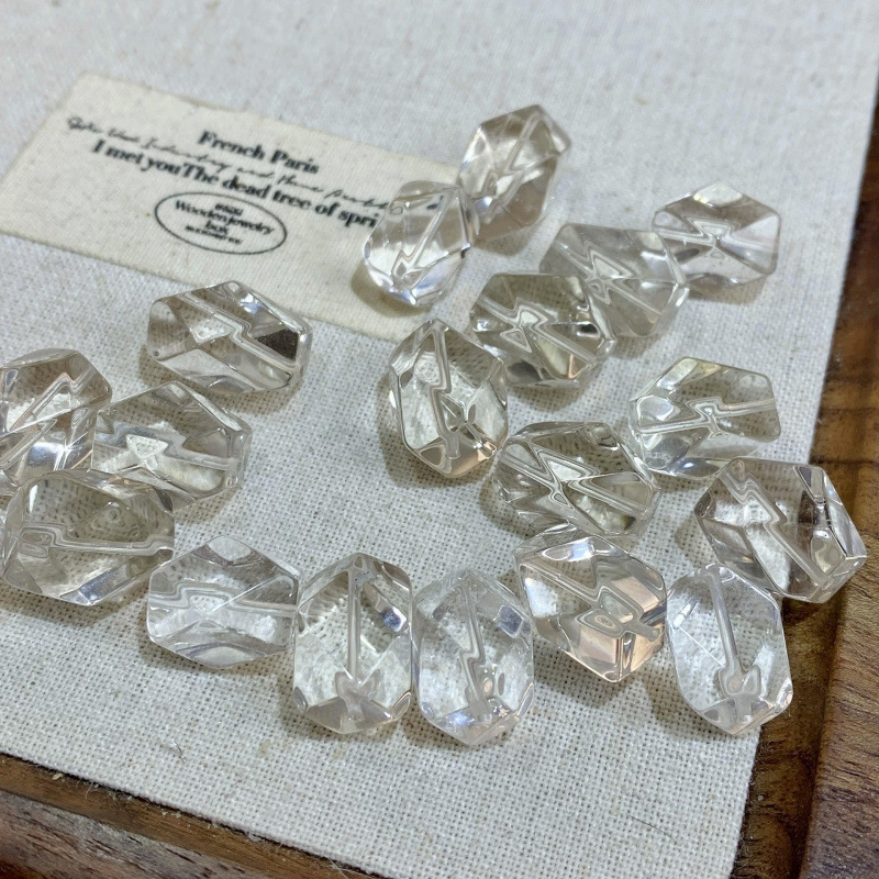 2 Natural white crystal conforms to the shape