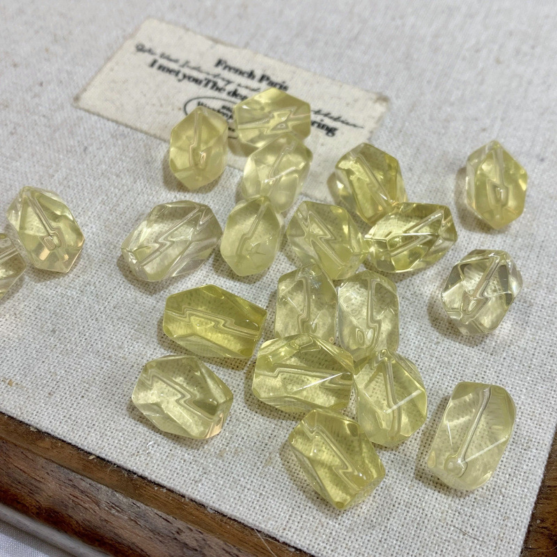 3 Natural lemon crystal conformable