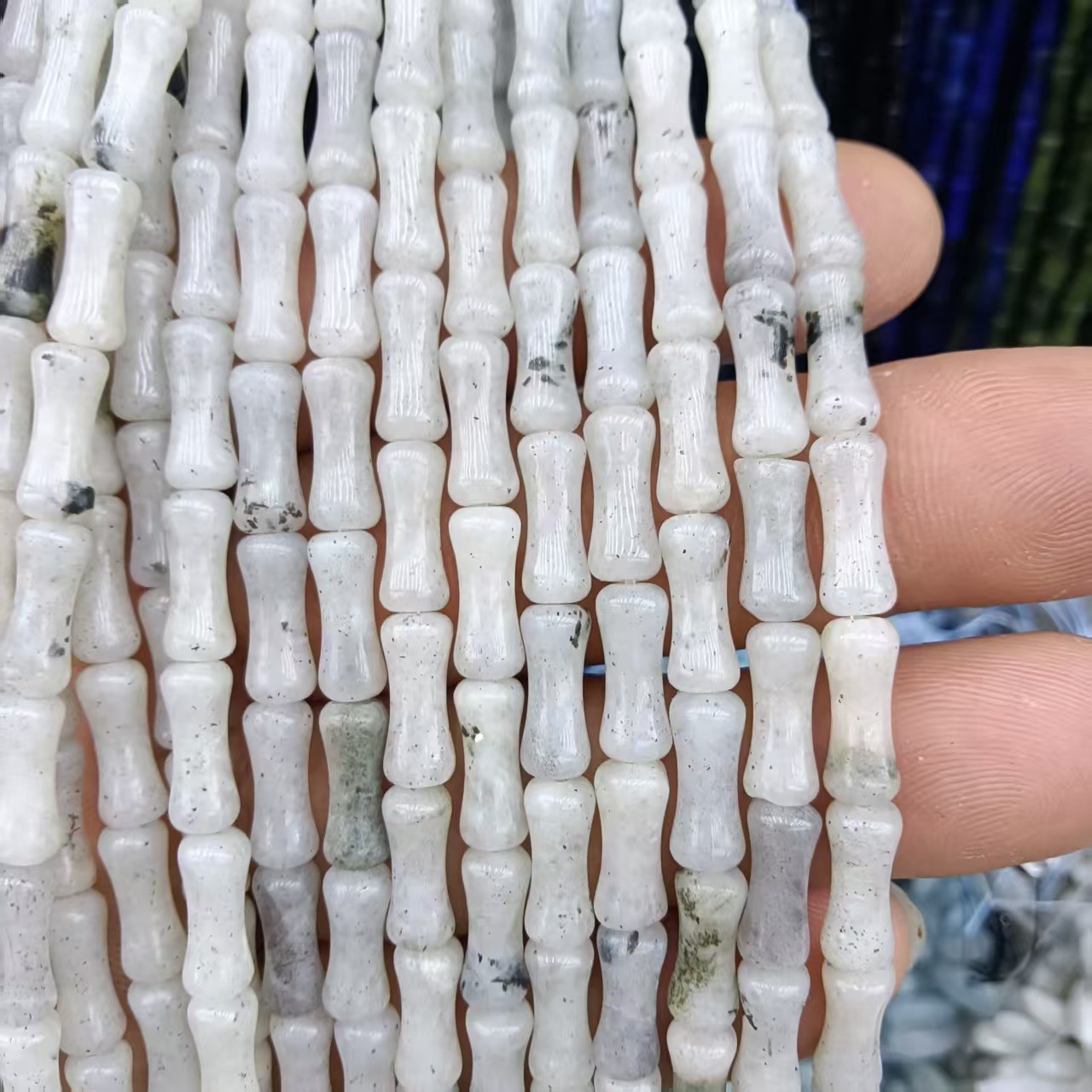 4:White glitter stone