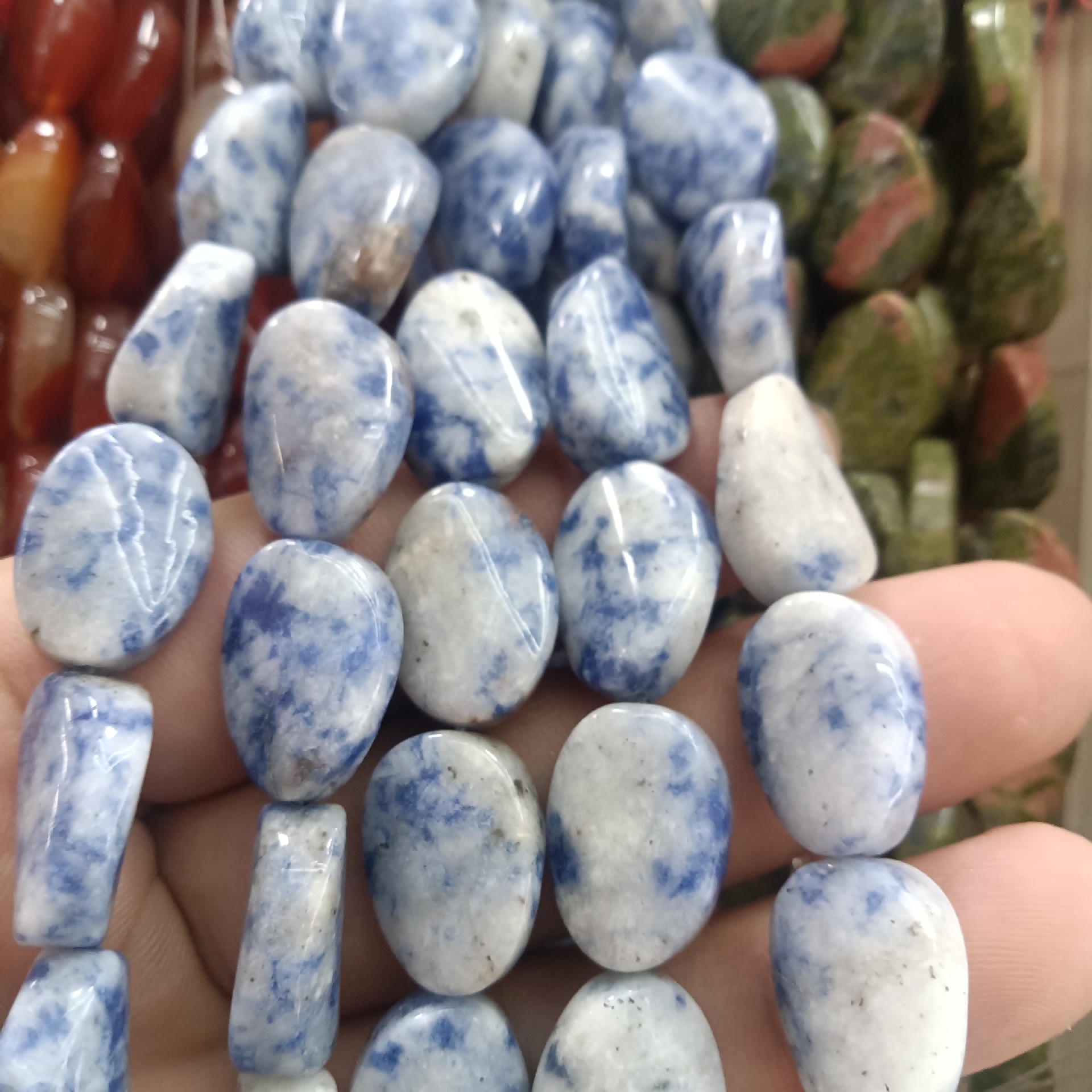 16:blue spots stone