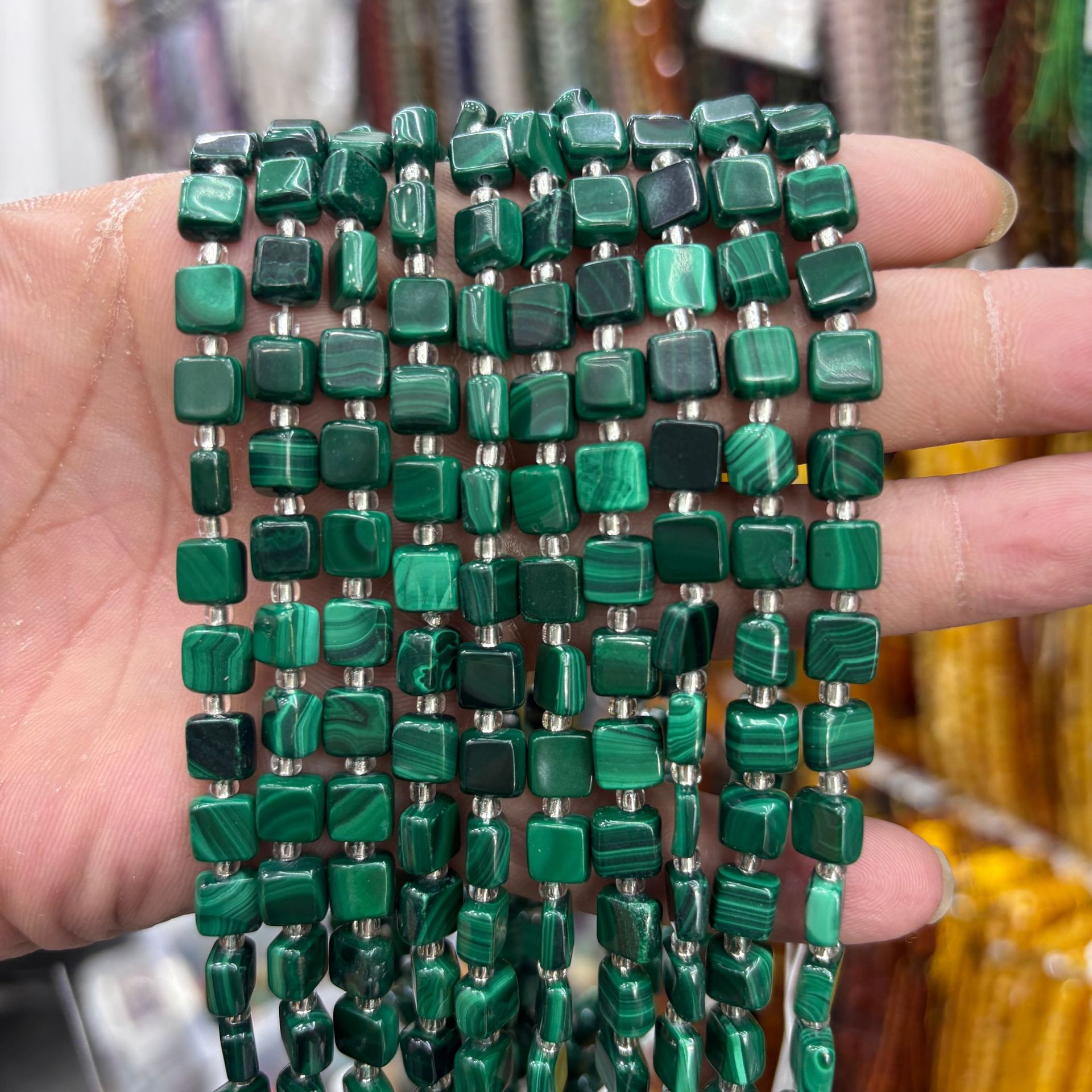 3:42 pieces of 7x4mm malachite squares