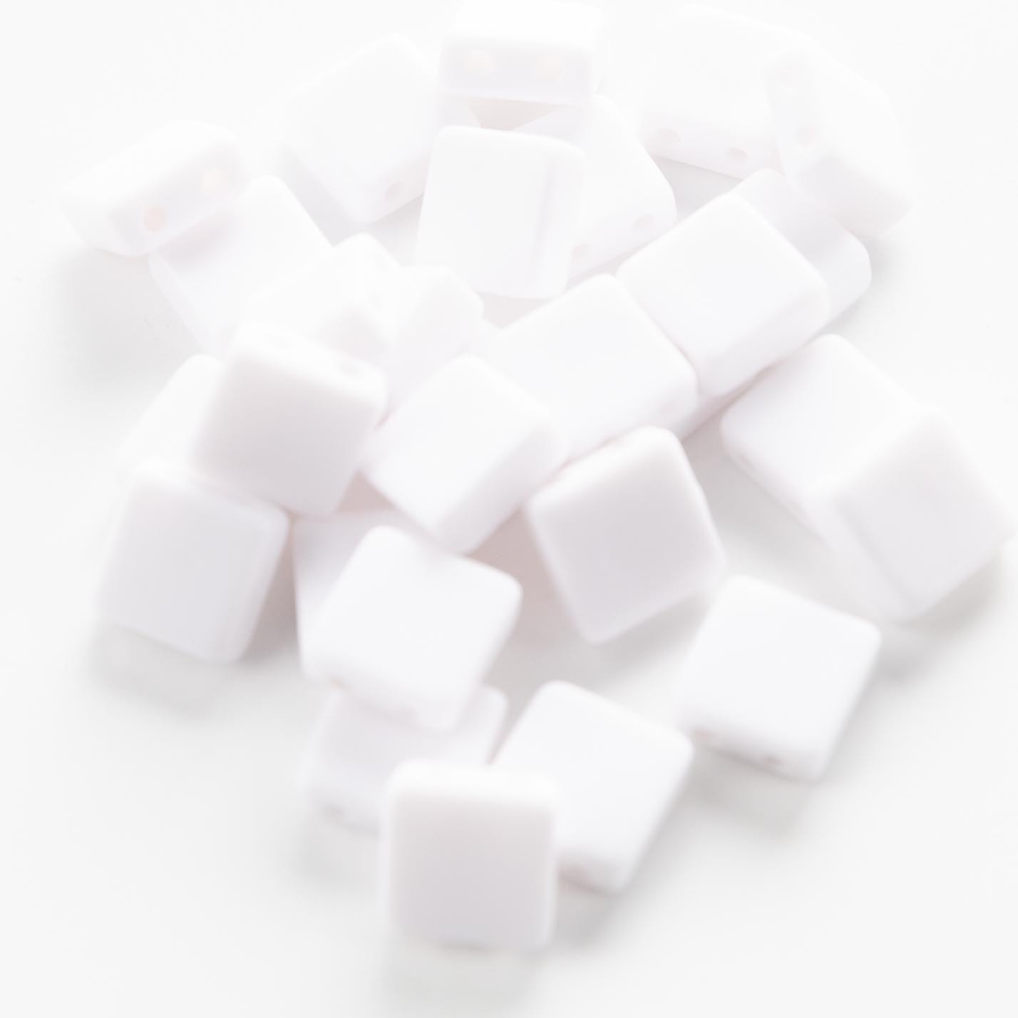 4:9*9mm large double hole white (about 1750 pieces/catties)