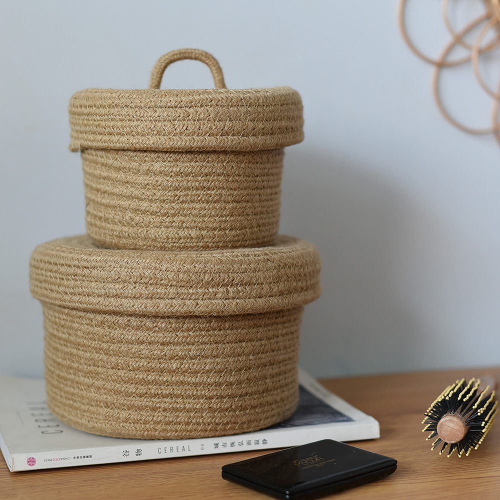 One set of jute with lid