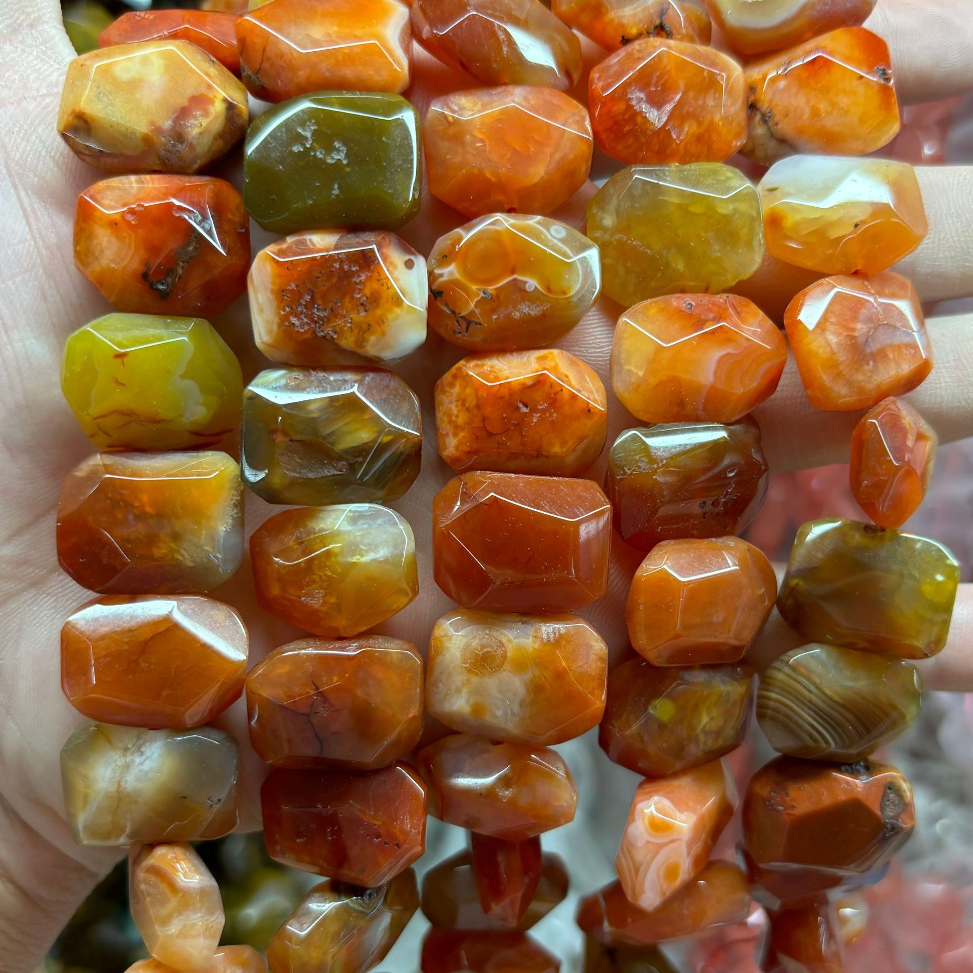 17:Red agate