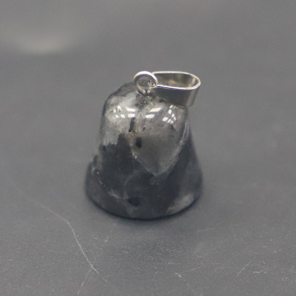 11 Black Labradorite