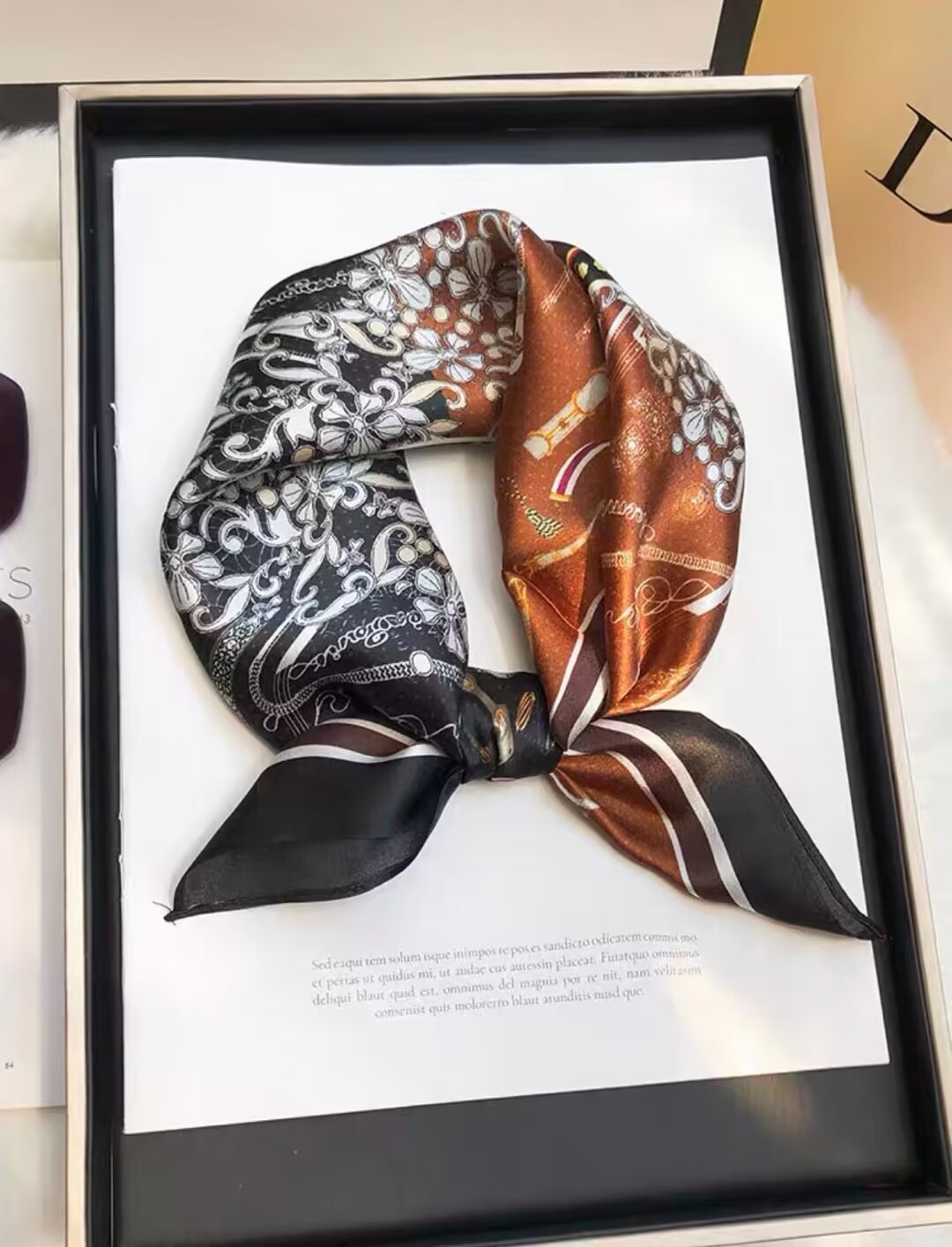 Baroque gold pattern secret seal