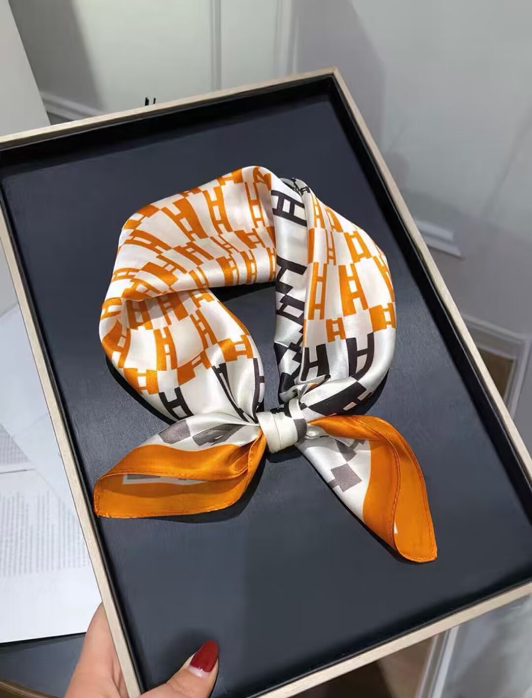 Classic h grid orange rhyme