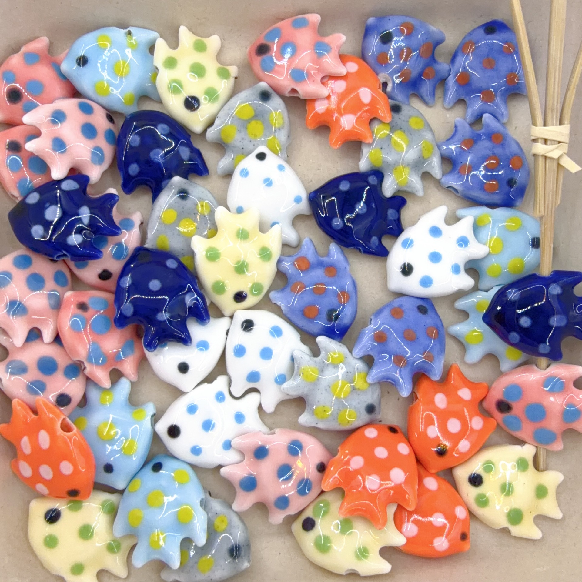 1 разноцветный