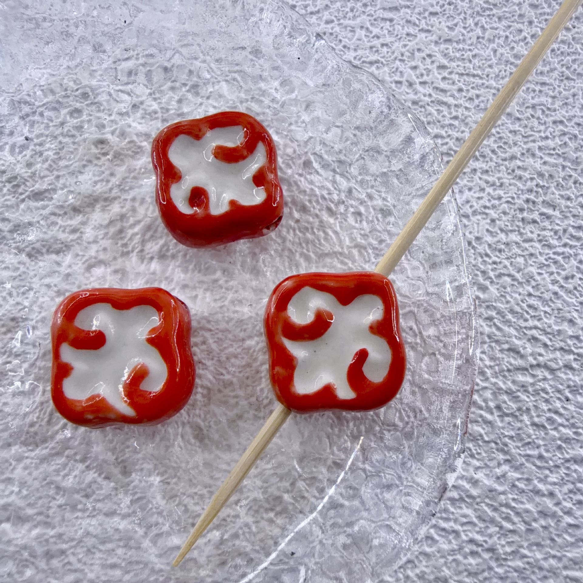 1:(red) size: 16mm