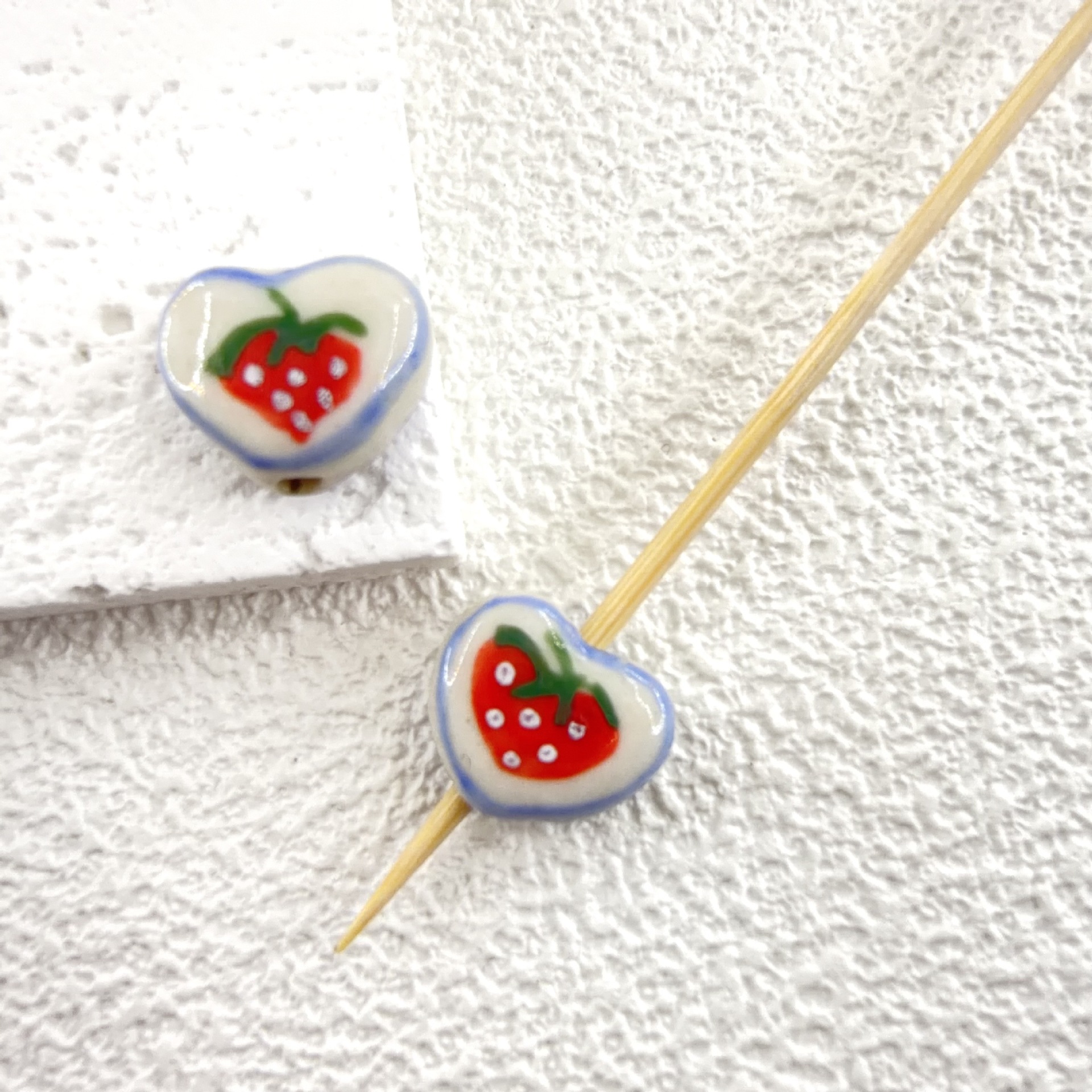 1:(love) strawberry 11.5x14mm