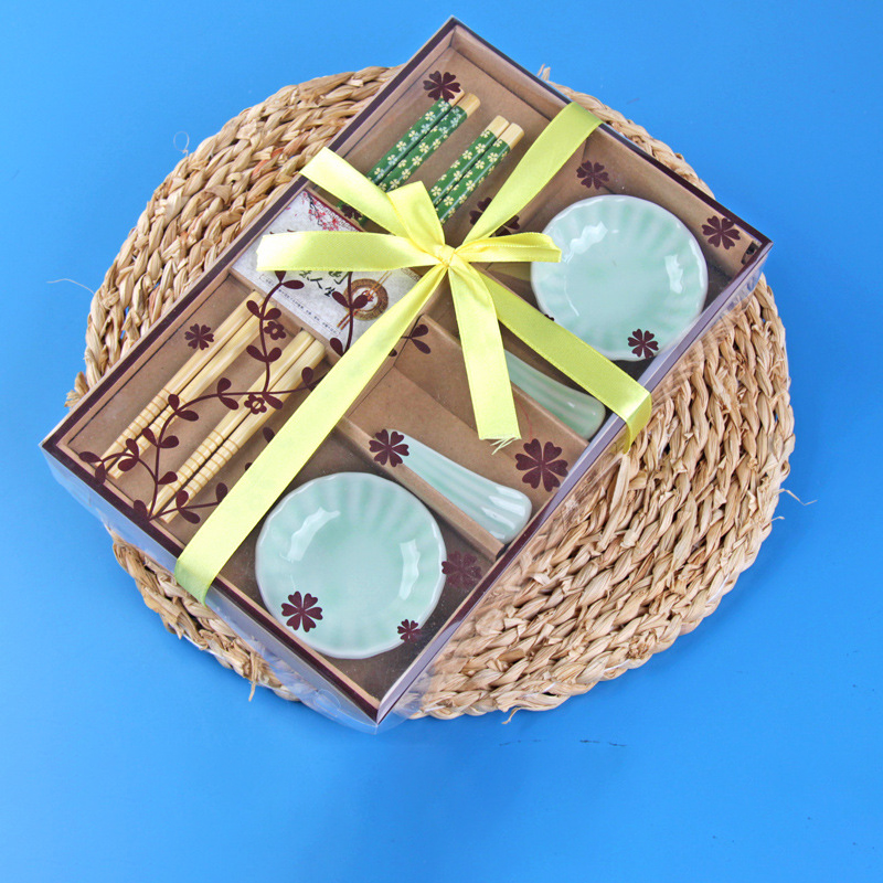 A / Gift box size: 26x17x3.5cm