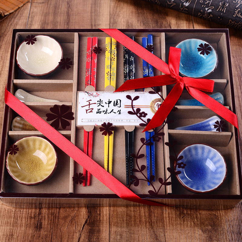 F / Gift box size: 33x27x3.5cm