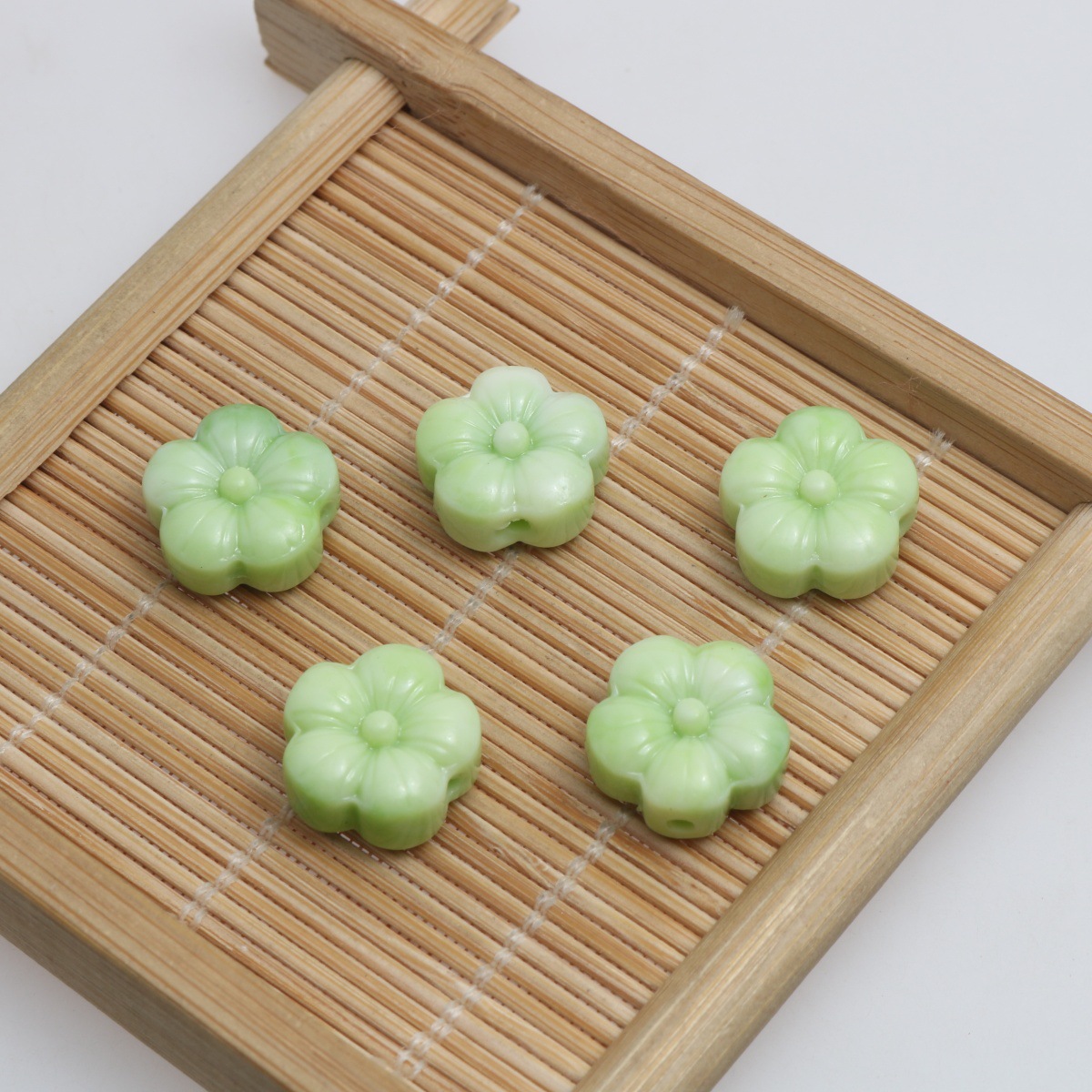 5 ライトグリーン