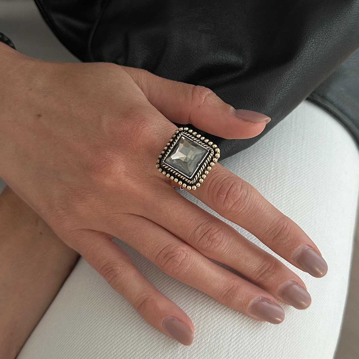 02 Ancient Gold Ring 0979