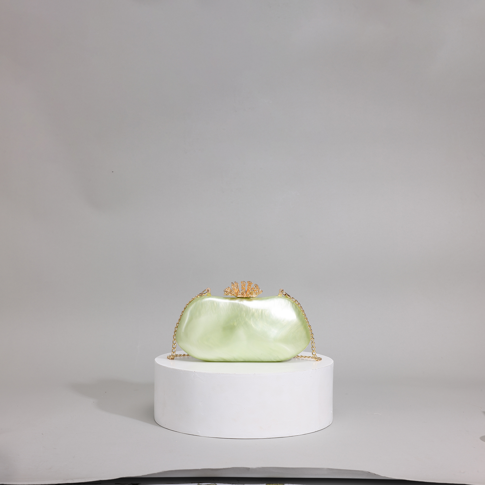 pearly lustre green