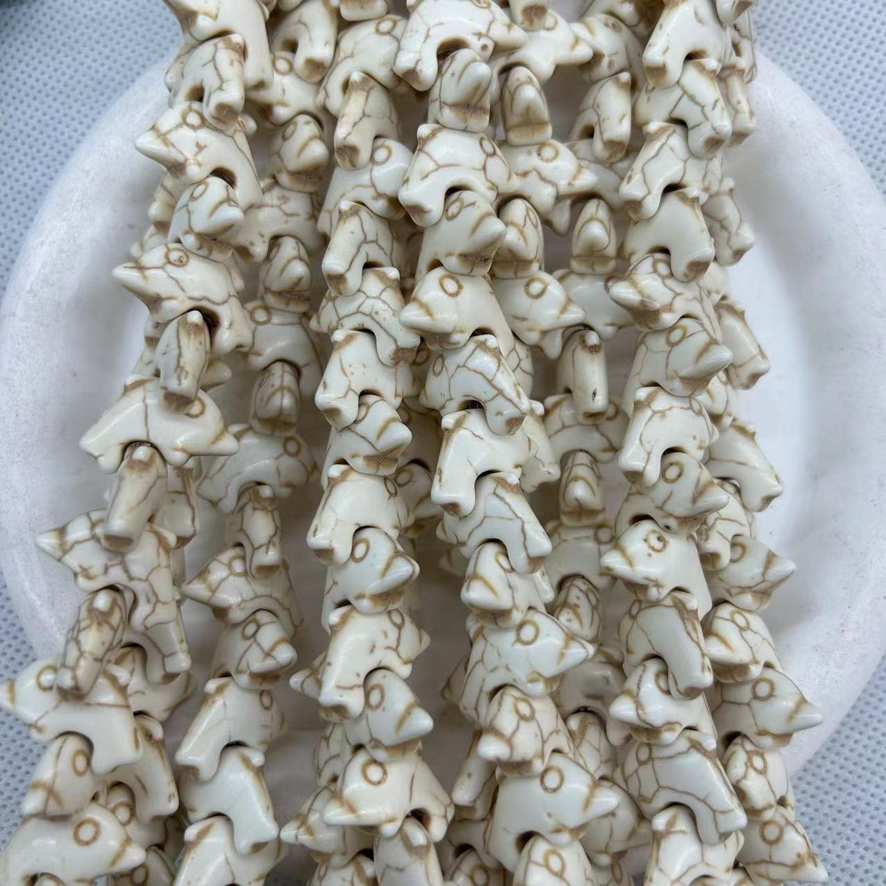 2:White Dolphin