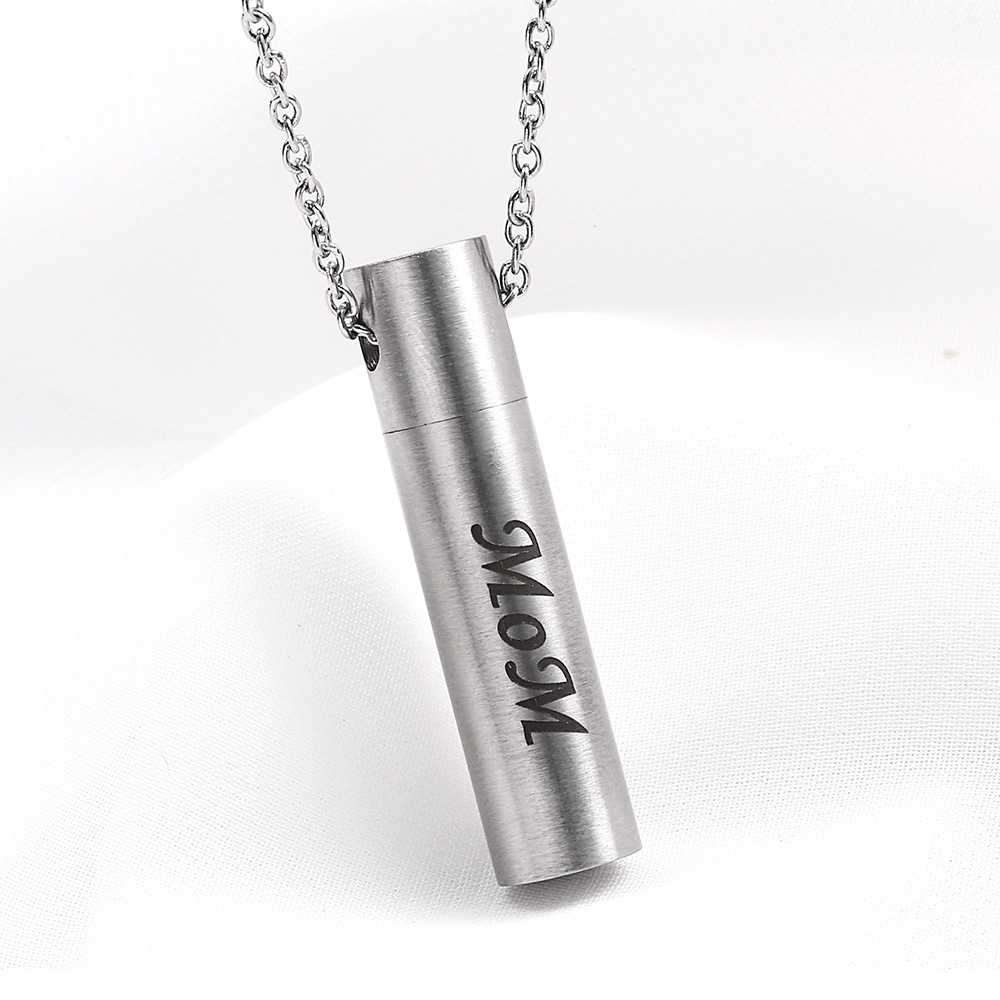 3:MOM pendant without chain