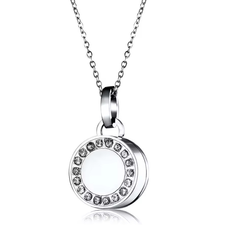 1:Silver color pendant