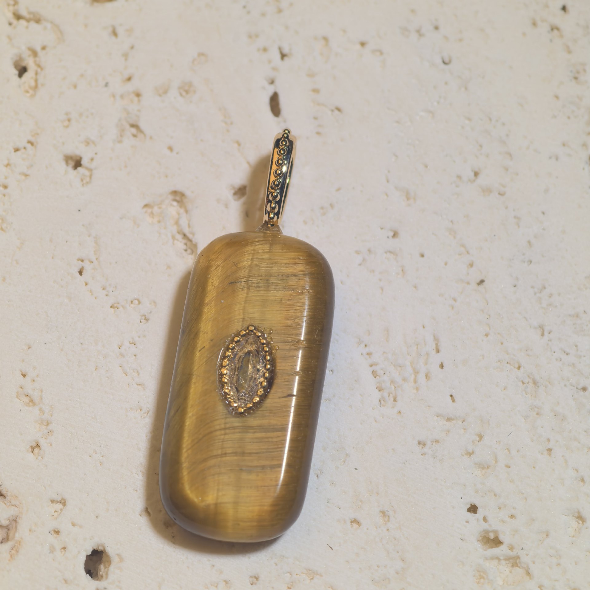 6:Long tiger eye