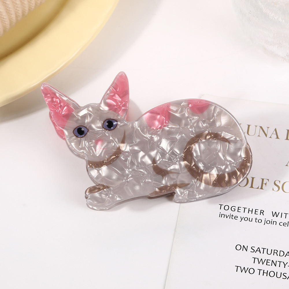 3:80mm Small gray cat