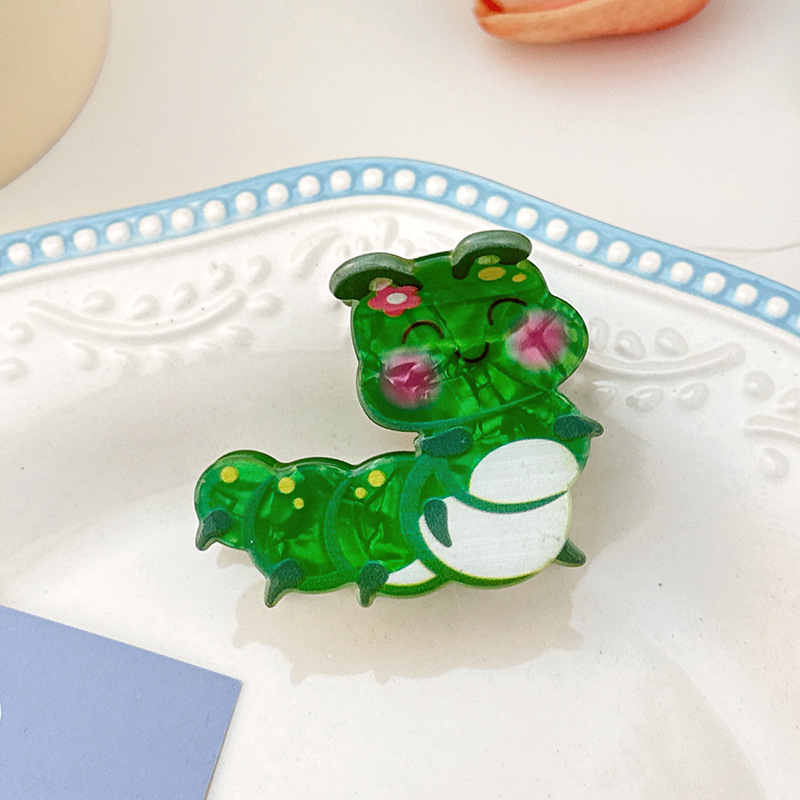 1:Green caterpillar
