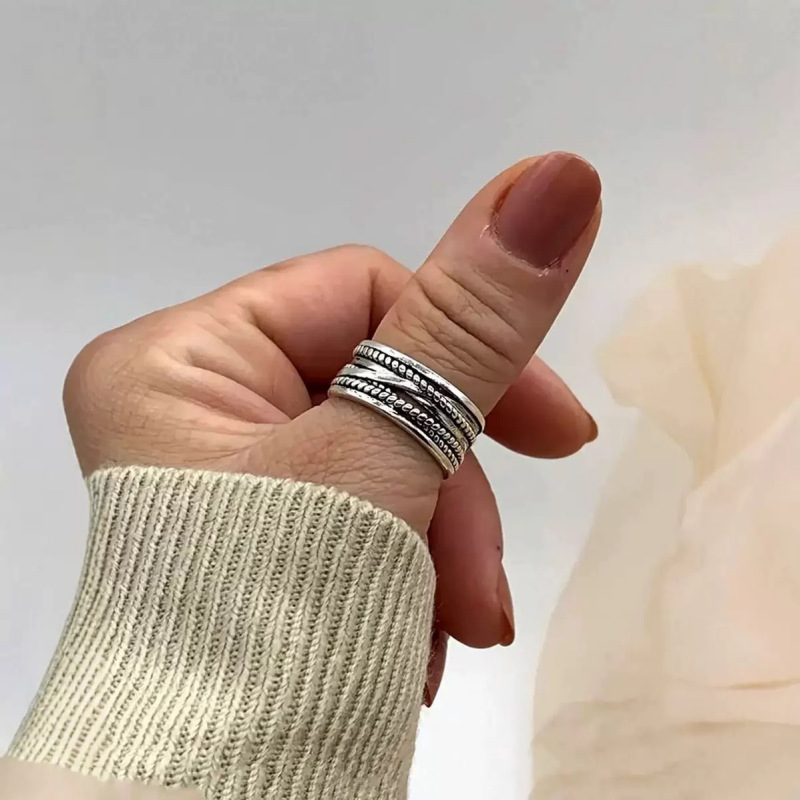 19:Hollow ring
