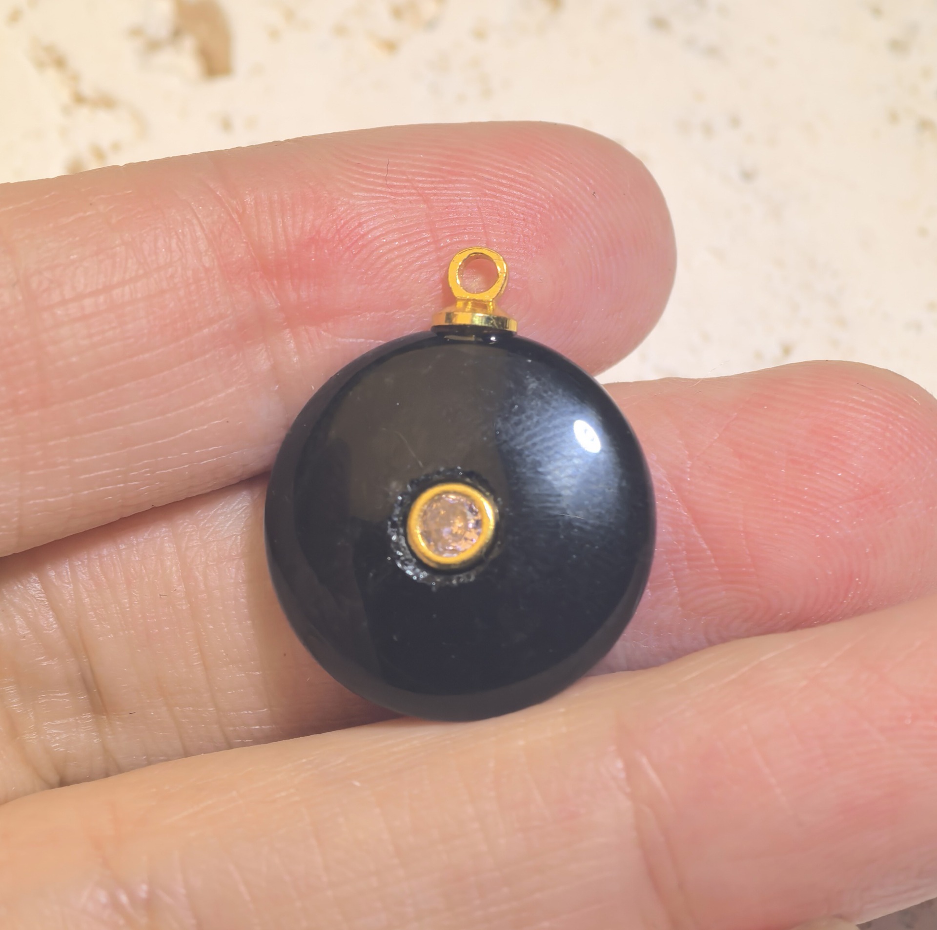 1:Obsidiana preta
