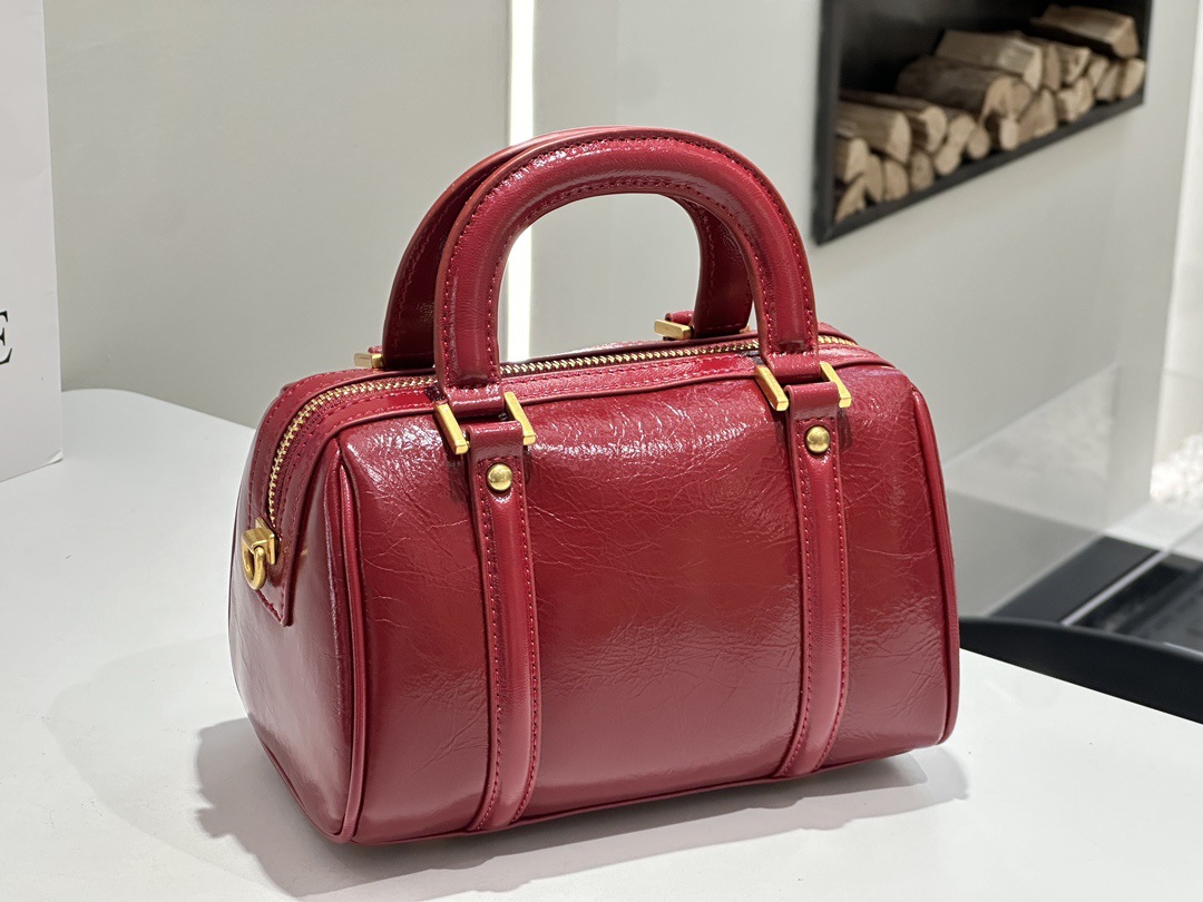 wine red