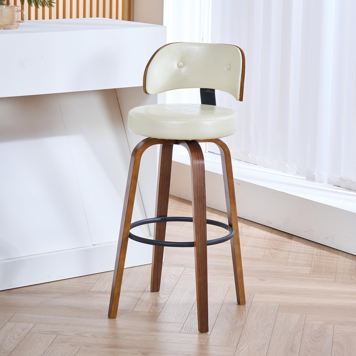 6 Walnut frame, off-white leather
