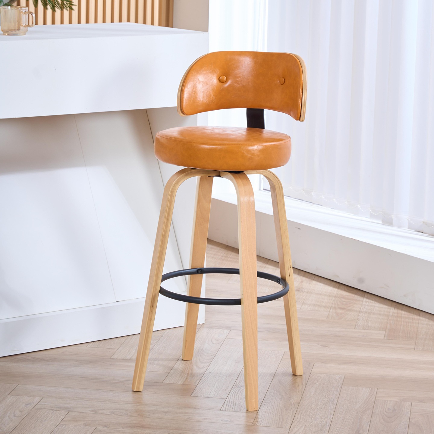 10 Natural wood frame, orange leather