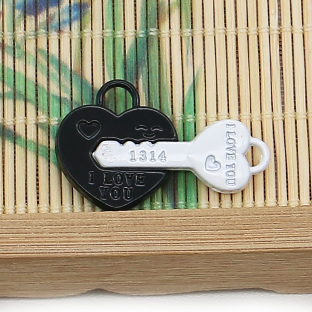 24:019 white key 23x34mm, 8g