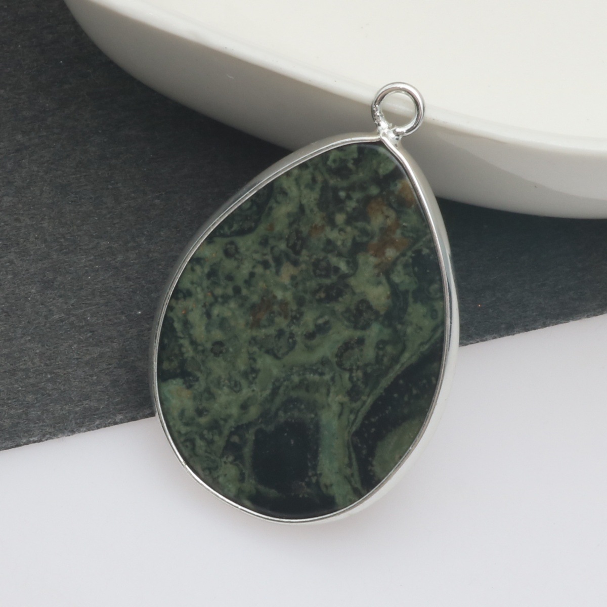 A 23x35x3mm