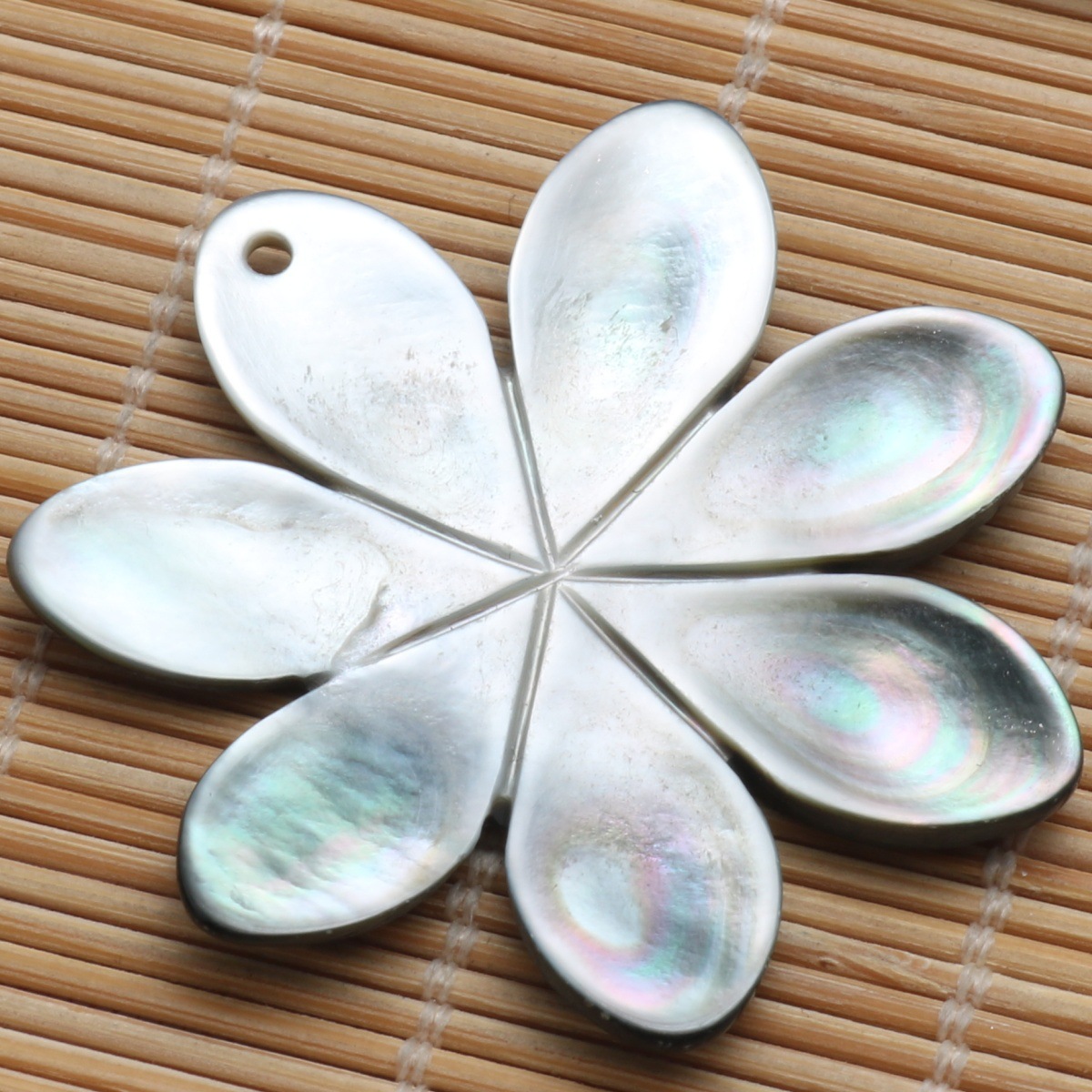 3:Silver gray large flower 37*39mm
