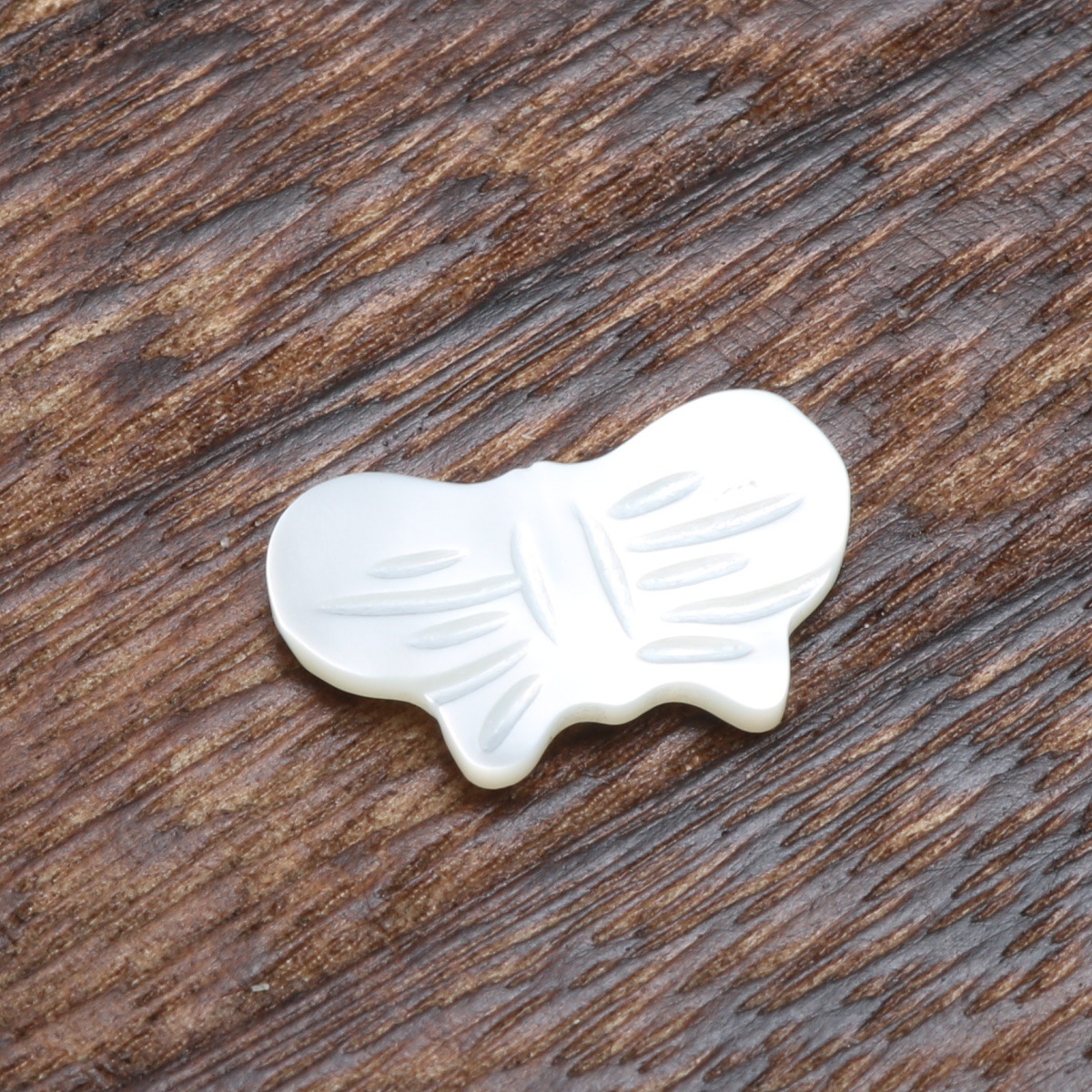 White butterfly 20*12mm