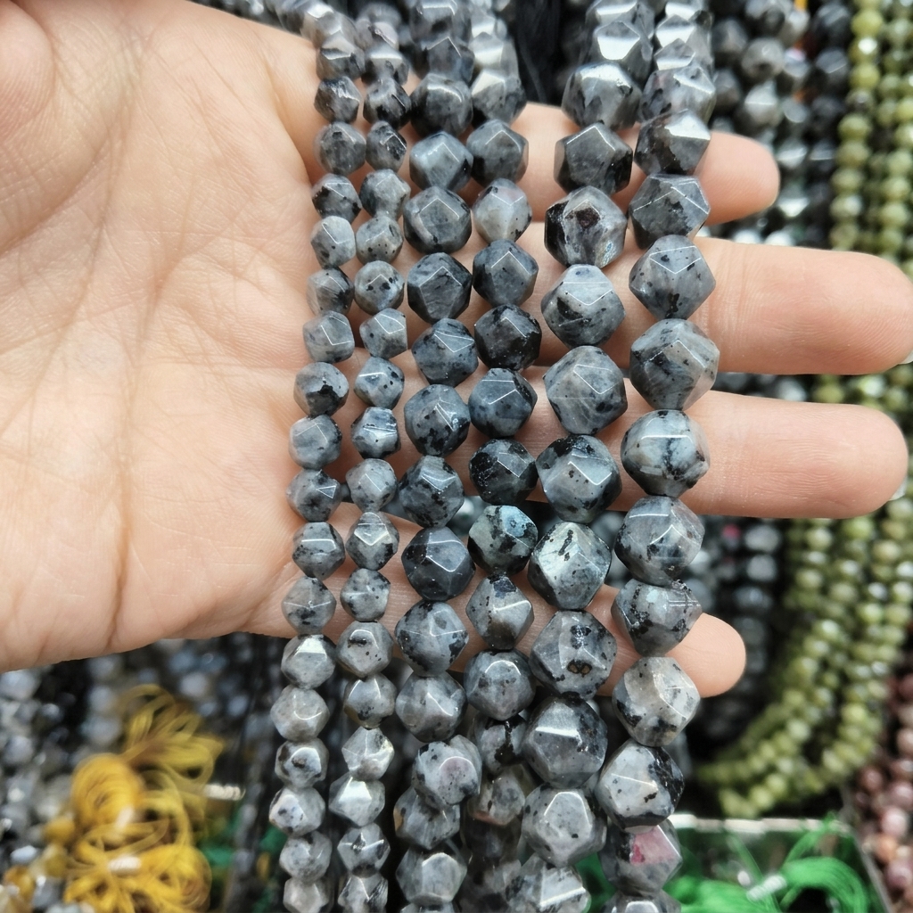 Black Labradorite 6mm