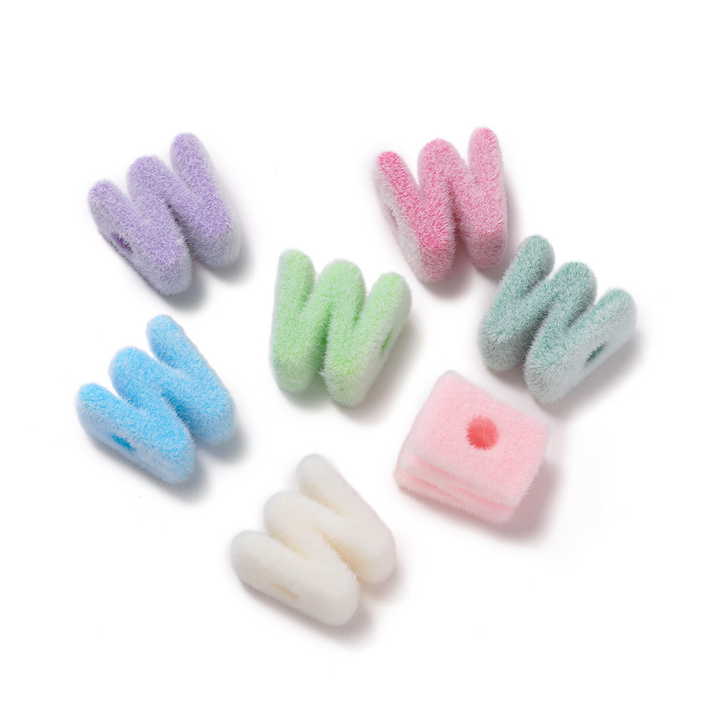23:Acrylic flocked letter large hole bead - w