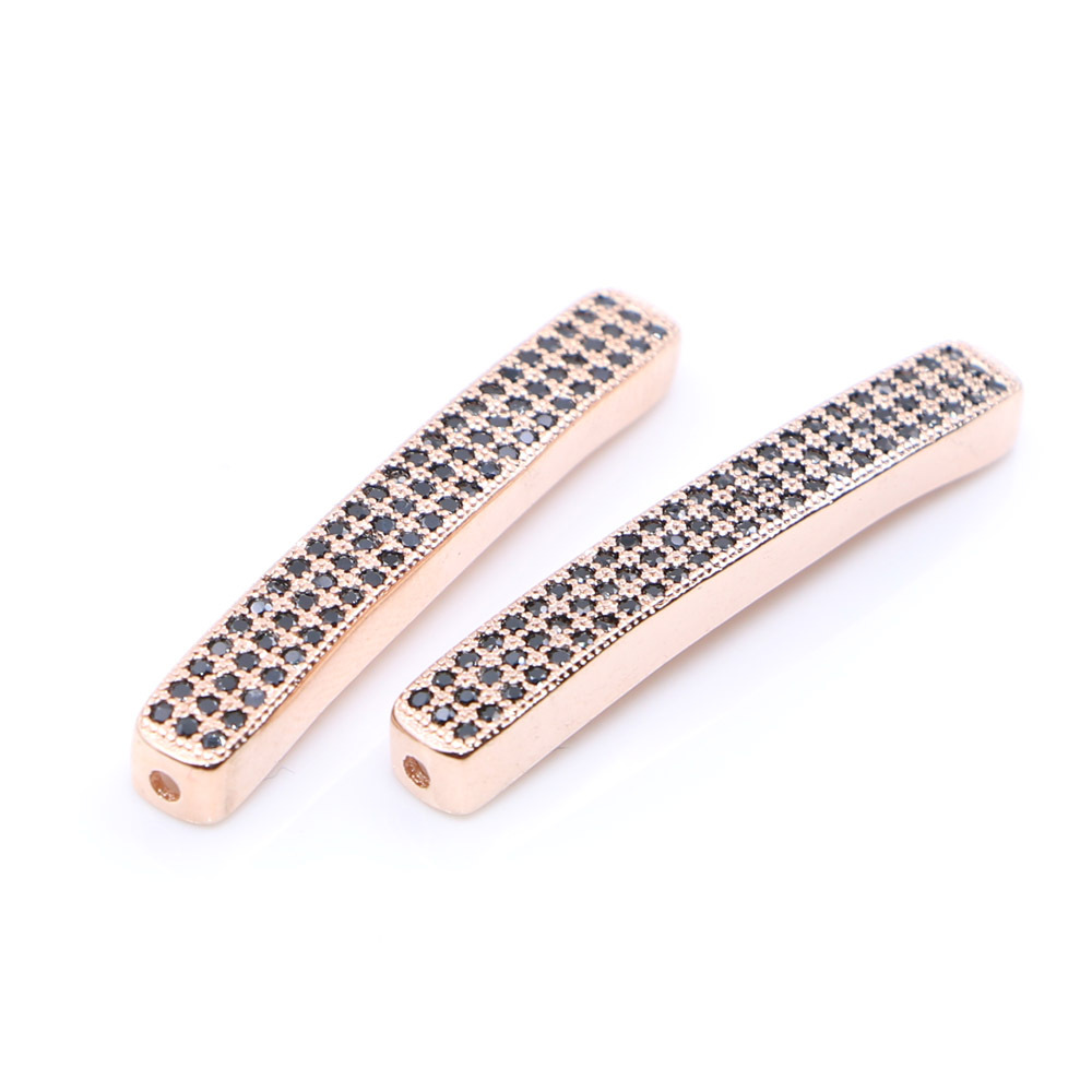 4:Rose Gold Black Zircon