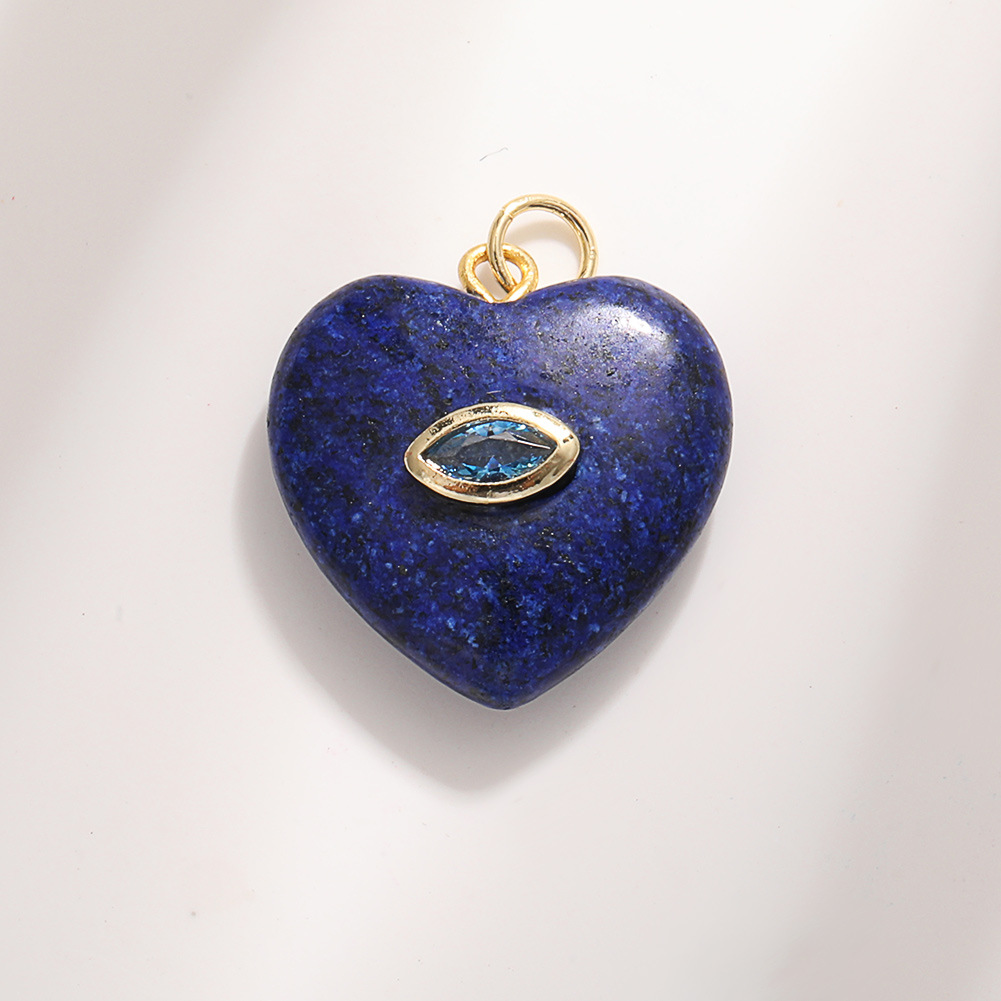 8:A1645 heart-shaped cyan crystal