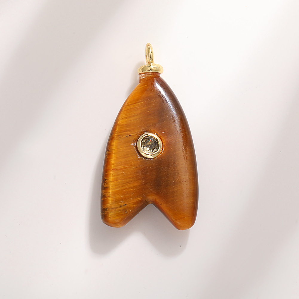 20:A1657 fishtail tiger eye stone