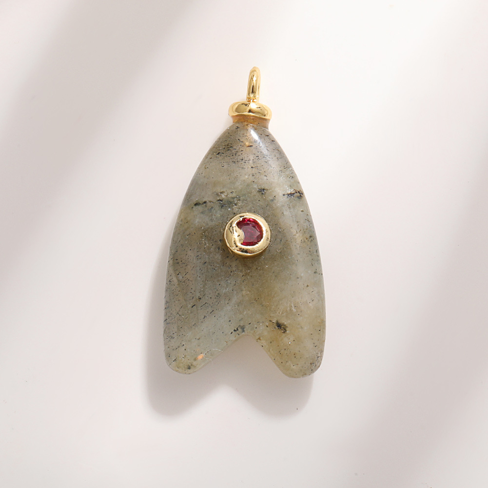 23:A1660 fishtail glitter stone