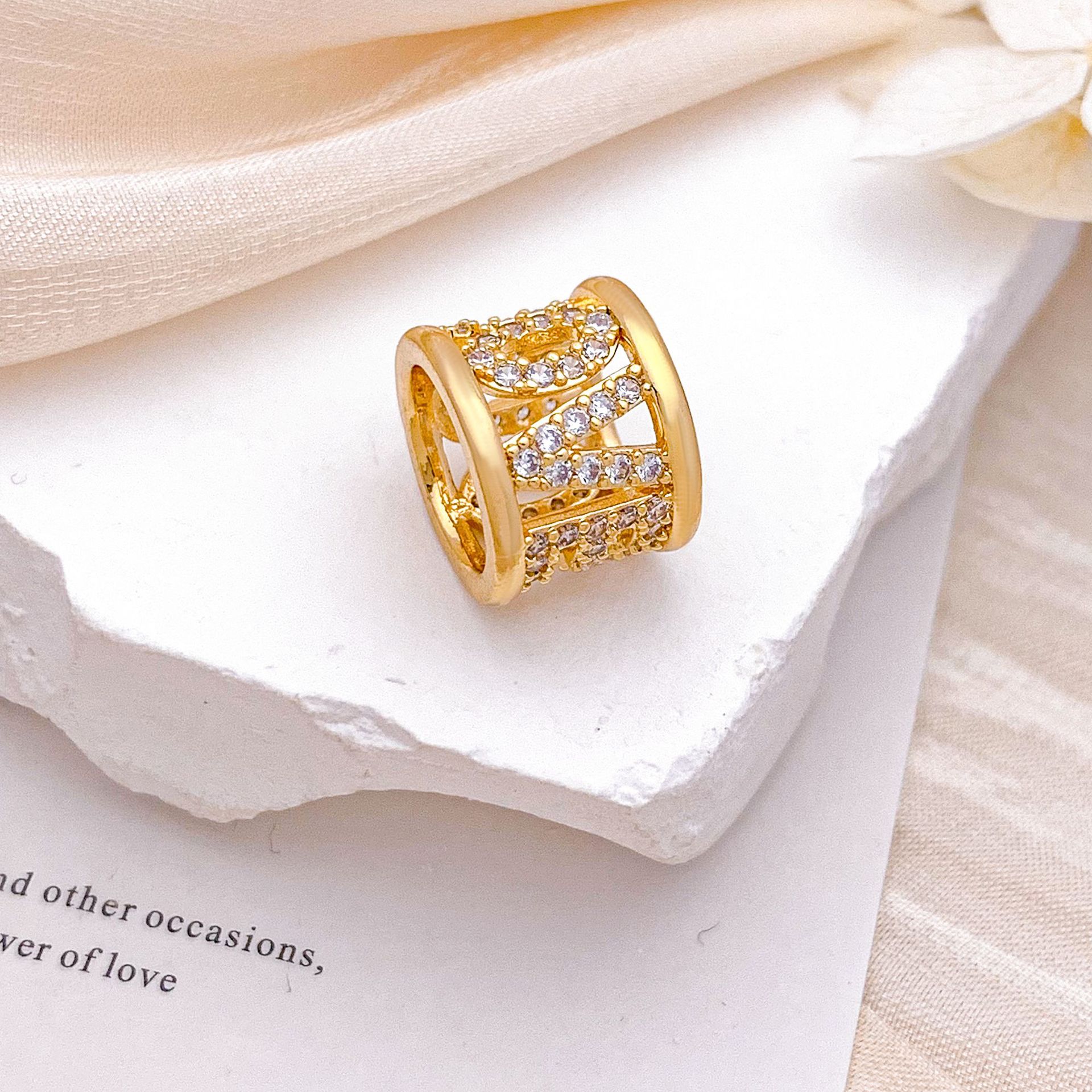 1:A 9x11.8mm Xl237love small cylindrical pendant gold