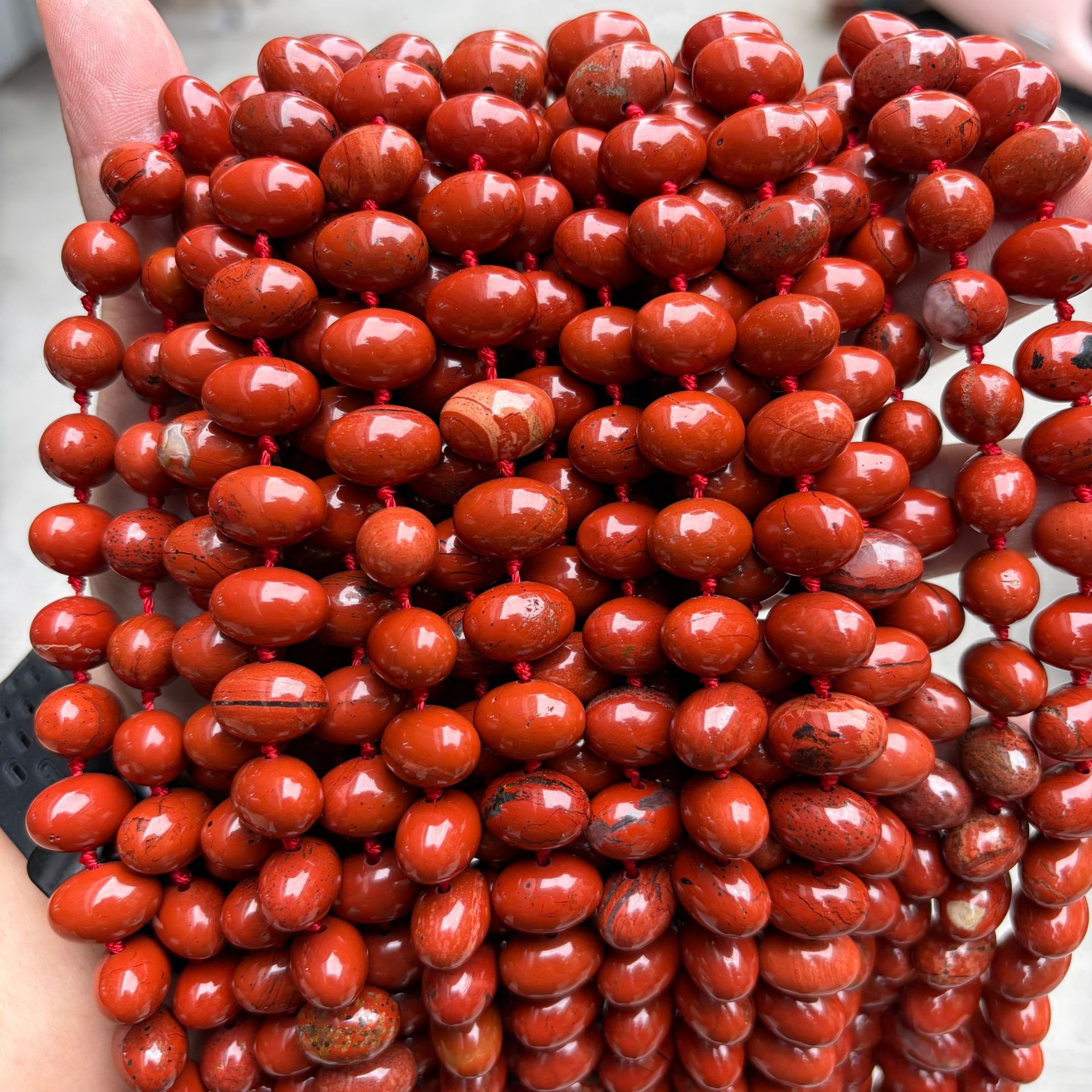 4:يشب أحمر