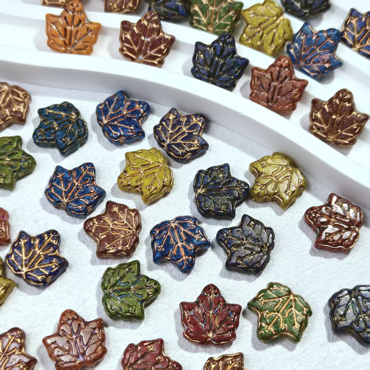 10:Maple leaf-13*12*4mm