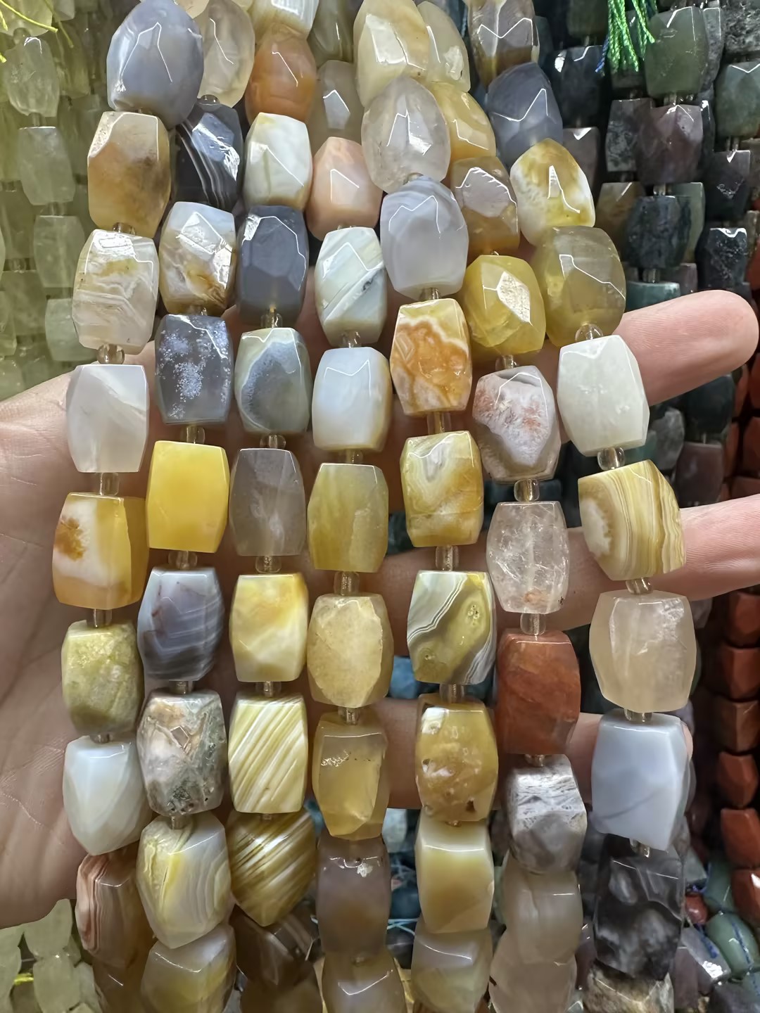 Agate A